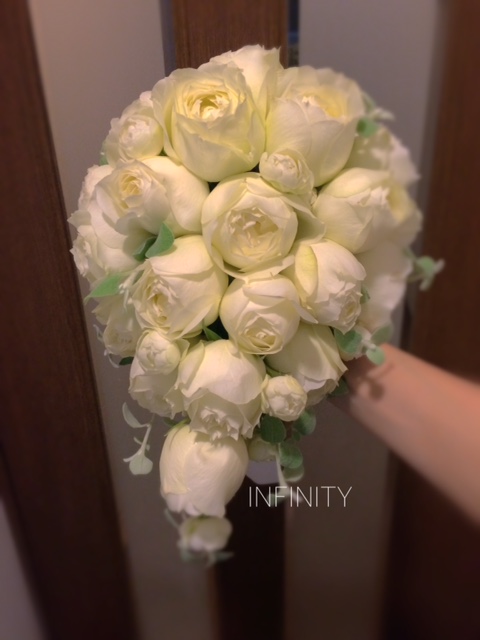 挙式で人気１位の白バラは ブルゴーニュです ウエディングブーケ専門店 Infinity