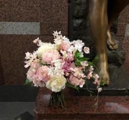 造花桜のクラッチブーケ桃