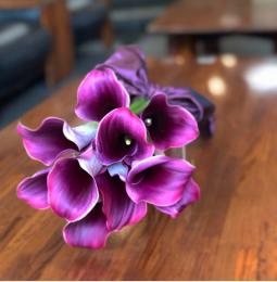 カラ―のアームブーケ11赤紫