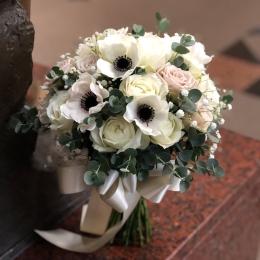 生花のクラッチブーケ14白