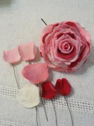 メリアと花びらパーツ