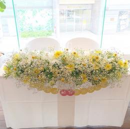 テーブル装花1白黄