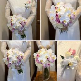 バラと胡蝶蘭のクラッチブーケ1白桃