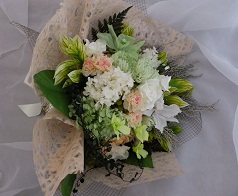 プリザ・アロマの贈呈花束2白緑